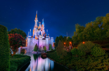 Картинка города диснейленд замок