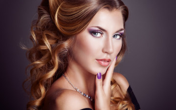 Картинка девушки -unsort+ лица +портреты девушка макияж взгляд руки волосы прическа платье плечи фон