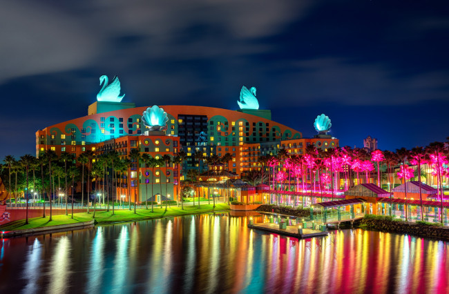Обои картинки фото города, диснейленд, лебеди, здание