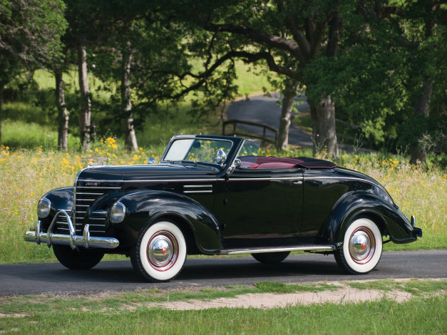 Обои картинки фото plymouth deluxe convertible coupe 1939, автомобили, plymouth, 1939, deluxe, coupe, convertible