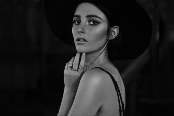 Картинка banks музыка певица девушка
