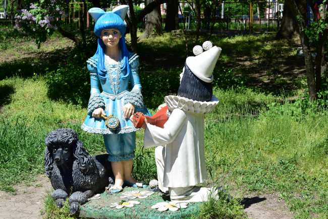 Обои картинки фото разное, садовые и парковые скульптуры, мальвина