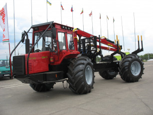 Картинка техника лесоповалочная+техника mtz belarus