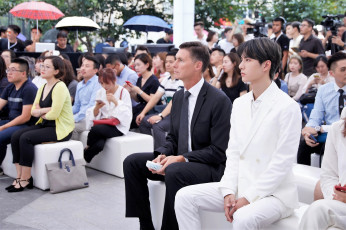 Картинка разное знаменитости ван ибо люди