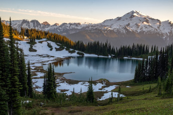 Картинка природа пейзажи лес горы озеро