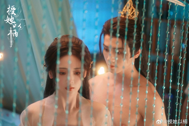 Обои картинки фото have soft spot for her, кино фильмы, дарую, ей, власть, над, собой