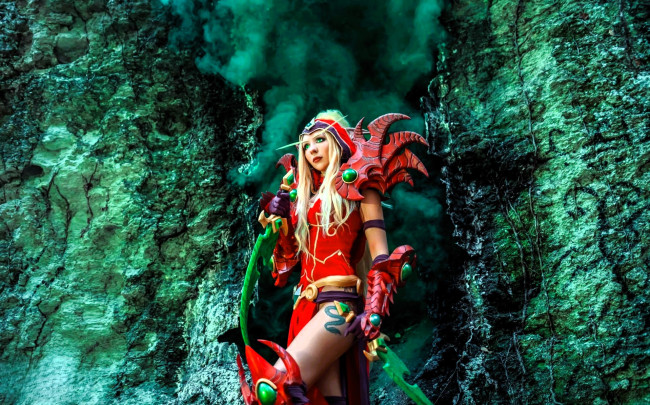 Обои картинки фото девушки, ольга кожевникова , lady bell, образ, косплей, костюм, наряд, скалы