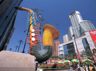 Картинка города памятники скульптуры арт объекты