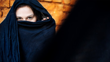 Картинка разное глаза девушка восток тайна