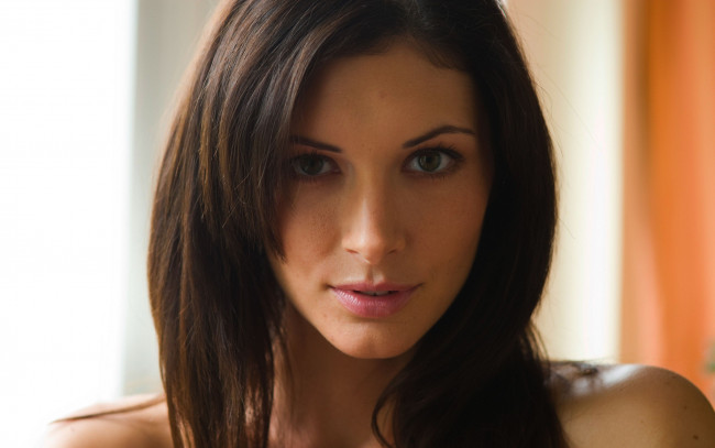 Обои картинки фото девушки, orsi kocsis, шатенка, взгляд