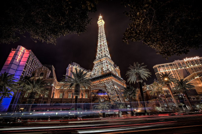 Обои картинки фото города, лас-вегас , сша, ночь, башня, огни, улица