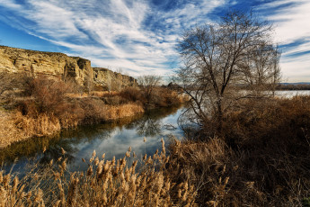 Картинка природа реки озера река скалы трава