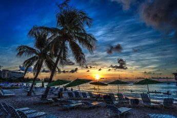 Картинка природа тропики океан пляж пальмы шезлонги