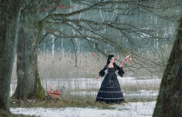 Картинка девушки -unsort+ брюнетки +шатенки дерево девушка прищепки яблоки