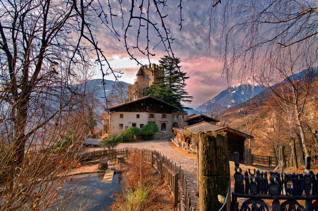 Обои картинки фото города, - дворцы,  замки,  крепости, замок, горы, поселок