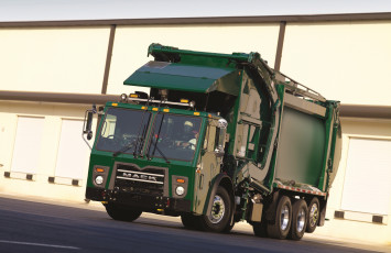 Картинка автомобили мусоровозы mack