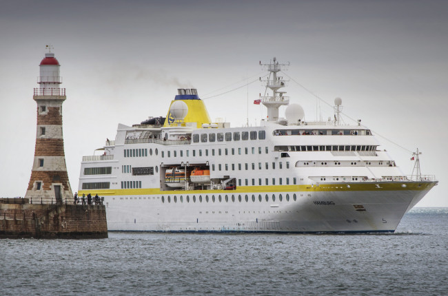 Обои картинки фото ms hamburg, корабли, лайнеры, круиз, лайнер