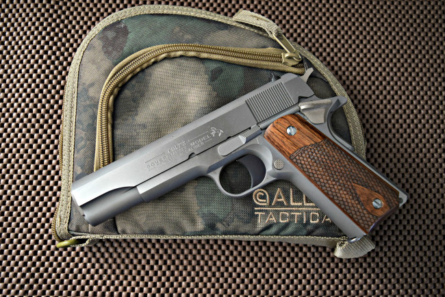 Обои картинки фото colt 9mm, оружие, пистолеты, ствол