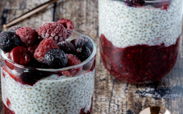 Картинка еда мороженое +десерты малиновый десерт ягоды малина черника