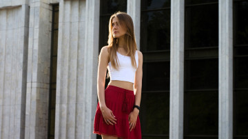 Картинка девушки -+блондинки +светловолосые русая топ юбка здание