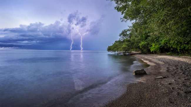 Обои картинки фото double lightening strike, lexington, michigan, природа, молния,  гроза, double, lightening, strike