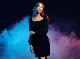 Картинка девушки -+брюнетки +шатенки девушка позирует евгений булатов