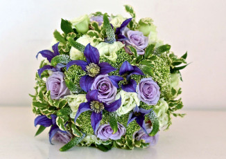 Картинка цветы букеты композиции розы клематис эустома