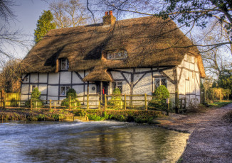 Картинка города -+здания +дома мостик дом водоём