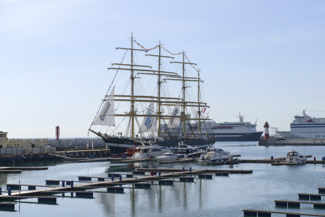 Обои картинки фото корабли, порты ,  причалы, порт, мачты