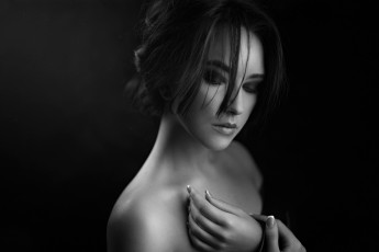 Картинка девушки -unsort+ Черно-белые+обои георгий Чернядьев фон портрет инна