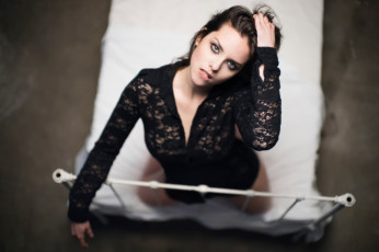 Картинка девушки -unsort+ брюнетки +шатенки страсть зубки губки взгляд