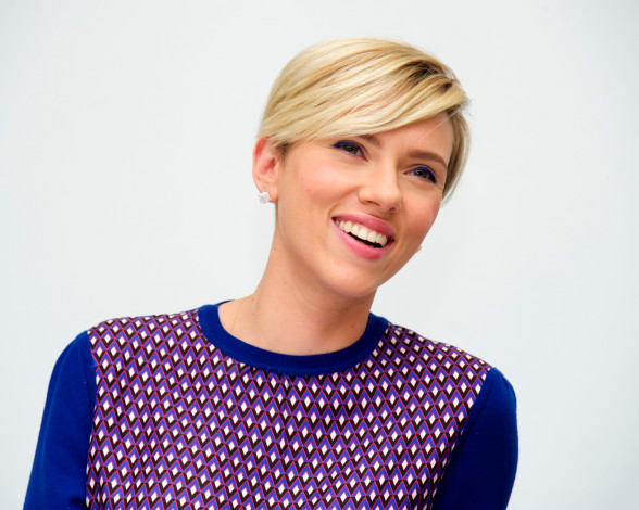 Обои картинки фото девушки, scarlett johansson, улыбка, scarlett, johansson, скарлетт, йоханссон, актриса, макияж