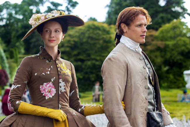 Обои картинки фото кино фильмы, outlander , сериал, шляпка, перчатки