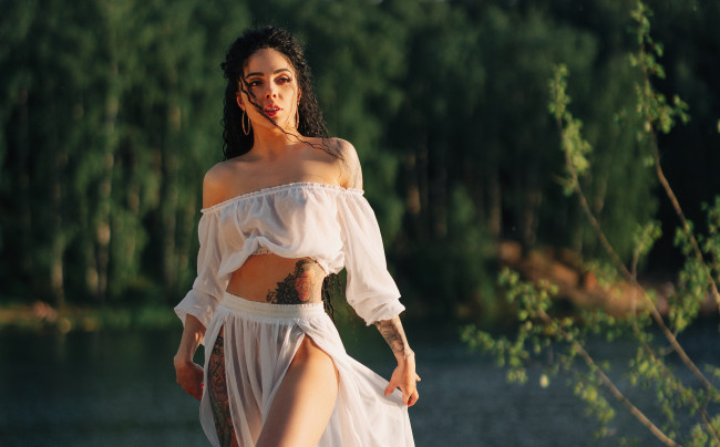 Обои картинки фото милена кравцева, девушки, milena, kravceva, милена, кравцева, татуировка, тату, девушка, модель, брюнетка, поза, стройная, сексуальная, флирт