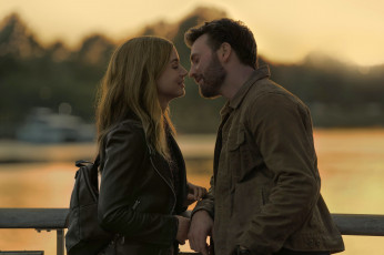 Картинка ghosted+ +2023+ кино+фильмы ghosted кино кадры chris evans ana de armas без ответа боевик мелодрама комедия крис эванс ана де армас
