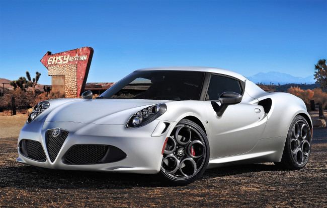 Обои картинки фото alfa romeo 4c, автомобили, alfa romeo, белый, указатель