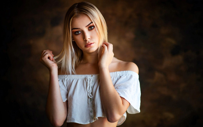 Обои картинки фото девушки, - блондинки,  светловолосые, блондинка, топ