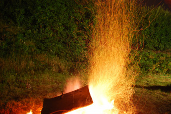 Картинка природа огонь искры