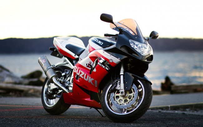 Обои картинки фото мотоциклы, suzuki