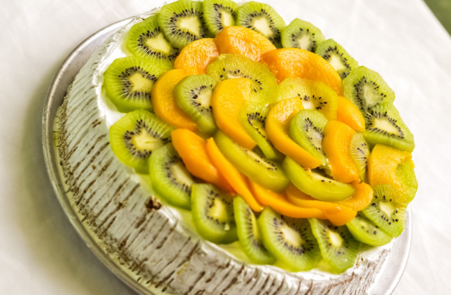 Обои картинки фото еда, пирожные, кексы, печенье, торт, манго, киви