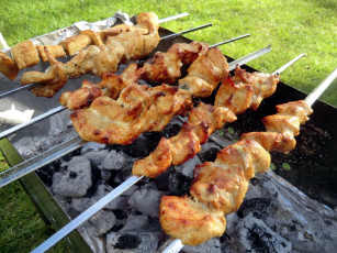 Картинка еда шашлык +барбекю угли мясо шампуры