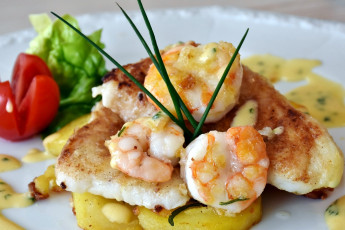 Картинка еда рыбные+блюда +с+морепродуктами картофель рыба креветки помидоры томаты