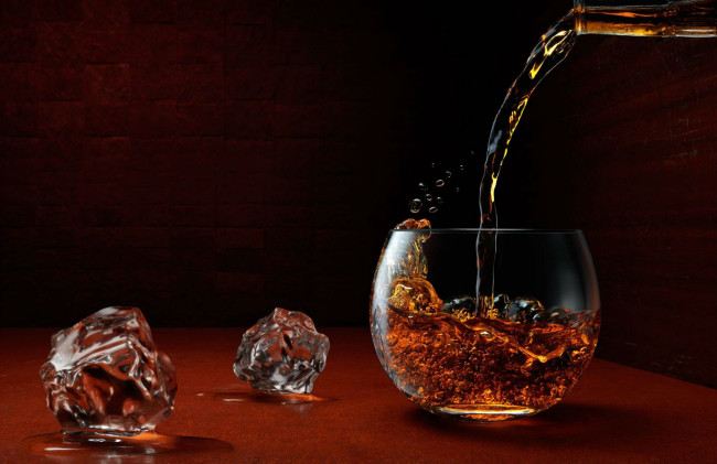Обои картинки фото еда, напитки, бренди, лед