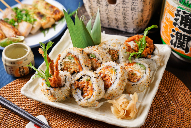 Обои картинки фото еда, рыба,  морепродукты,  суши,  роллы, снедь