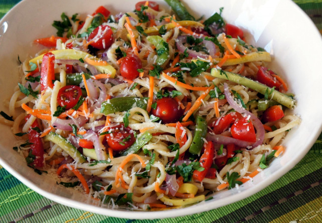 Обои картинки фото еда, макаронные блюда, паста, спагетти, черри, томаты, помидоры