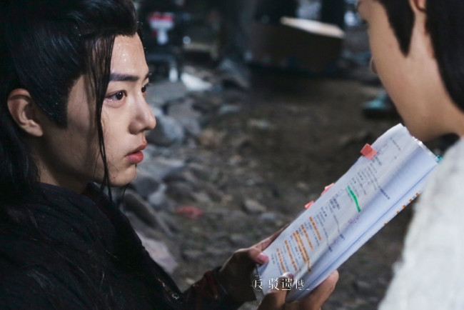 Обои картинки фото разное, знаменитости, ван, ибо, сяо, чжан, съемки, сценарий, костюмы