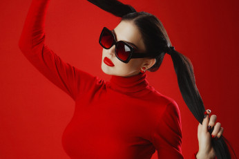 Картинка oksana+bast девушки оксана+баст oksana bast очки красный оксана баст девушка модель брюнетка красотка поза флирт стройная сексуальная фигура