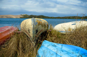 обоя корабли, лодки,  шлюпки, река, сухая, трава