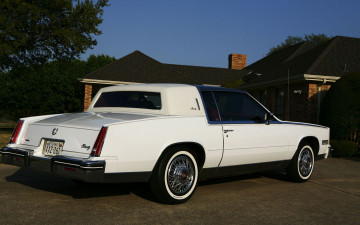 Картинка автомобили cadillac техас