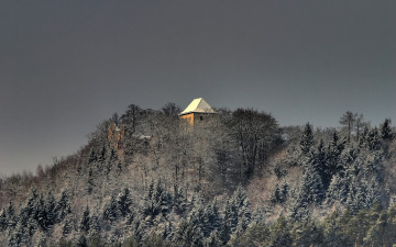 Картинка природа горы небо деревья здание крыша